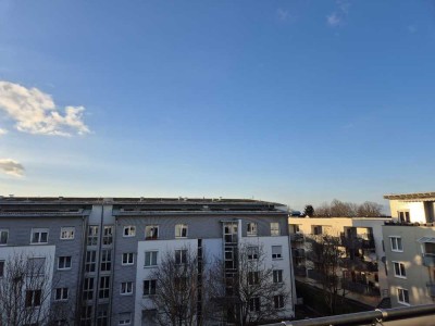 Exklusive, vollständig renovierte 2,5-Zimmer-Maisonette-Wohnung mit Balkon und EBK in Ludwigsburg