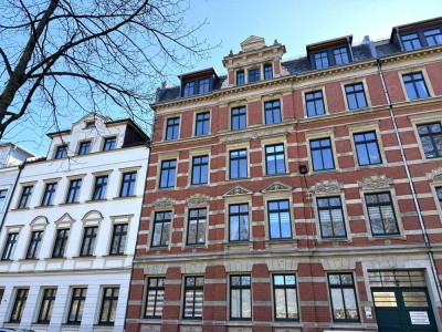 Vermietete 2-Raum-WE in zentrumsnaher Lage! Großer Südbalkon, EBK, Stpl. u. Tageslichtbad!