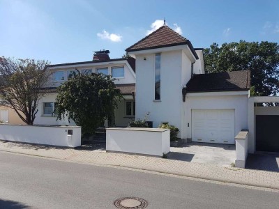 Hochwertige, geräumige 2-Zimmer Wohnung inkl. Einbauküche in Toplage