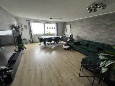 Ansprechende 4-Zimmer-Wohnung mit spektakulärer Aussicht mit Balkon in Wuppertal