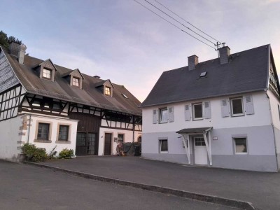 Zwei einzigartige Fachwerkhäuser - Einliegerwohnung, Dach neu. Für Familien, WG, Gewerbe