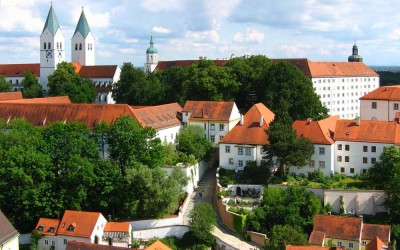 Gelegenheit mit viel Potential und großem Balkon - grandiose Aussicht