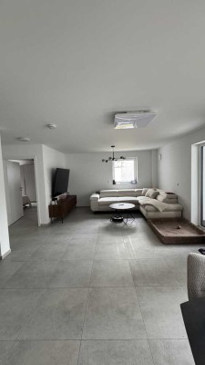 Helle 2 Zimmer Wohnung mit Garten