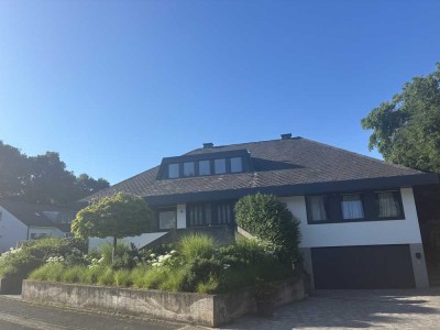 Direkt beim Golfplatz, Neuwertige 3-Zimmer Wohnung mit Küche in TOP-Lage Niederberg-Erstbezug