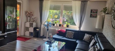 Tolle  4.5 Zi. Wohnung.94 Quadratmeter mit  2 Loggia. einzeln Garage .Badezimmer. wc .große keller