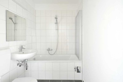 ab August 2025: bezugsfertige/neu sanierte 2-Raum-Wohnung, mit Balkon