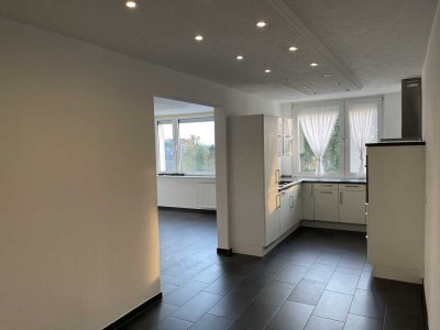 Exklusive, sanierte 3-Zimmer-Wohnung mit Balkon und Einbauküche in Longerich, Köln