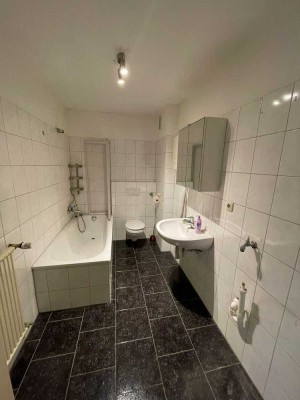 Helle und ruhige 2 Zimmer (60 m²) Wohnung in DU-Untermeiderich