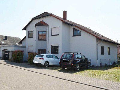 Schöne 3-Zimmer-Dachgeschosswohnung in Bretten Gebiet " Wanne "!