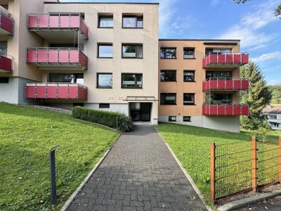 Gut geschnittene 94 m² - Eigentumswohnung mit 4 Zimmern, KFZ-Stellplatz und Charme