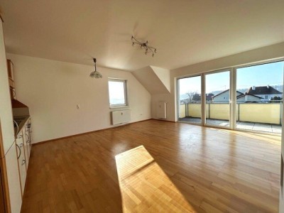 Top Wohnung - Balkon - Lift