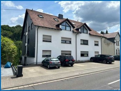 renovierte 4-Zimmer-Küche-Bad-Wohnung