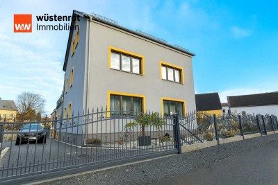 Zwischen Chemnitz & Zwickau - Großzügiges Einfamilienhaus mit Einliegerwohnung, Garagen & Pool