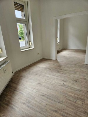 Komplett renovierte Altbauwohnung!