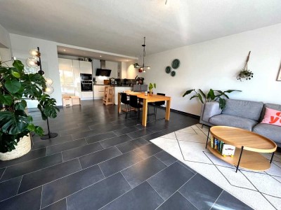 Moderne 3-Zimmer-Wohnung mit großem Garten und Tiefgaragenstellplatz in Roßtal