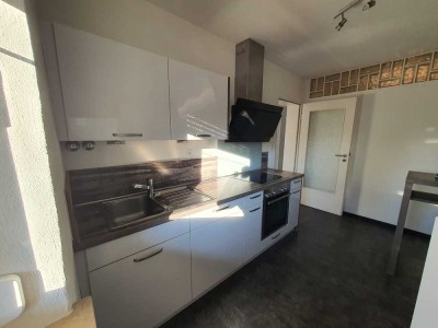 Helle moderne 3-Zimmer-Wohnung mit Einbauküche in Neumarkt Nähe Stadtpark
