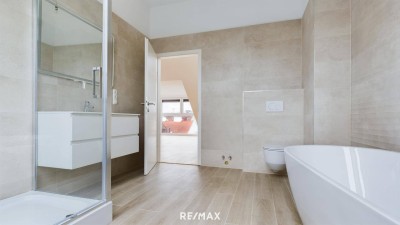 Dachgeschosswohnung mit Klimaanlage 2 Badezimmer Erstbezug