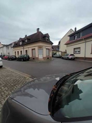 ATTRAKTIVE 3 ZKBB-WOHNUNG im EG + 1. OG AB SOFORT ZU VERMIETEN