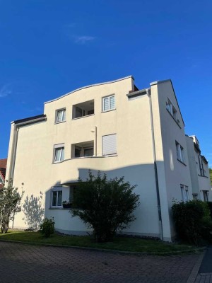 Gepflegte und helle 2,5-Zimmer-Wohnung mit Balkon und Carportstellplatz in Witten Stockum