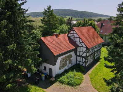 Ländliches Unikat: Sanierungsobjekt auf großzügigem Areal in Sünna