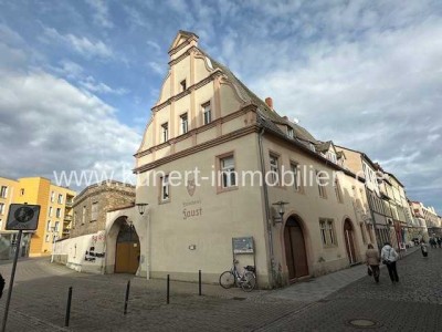 Wohn- und Geschäftshaus im Stadtzentrum von Merseburg mit angrenzendem Baugrundstück für Wohnungsbau