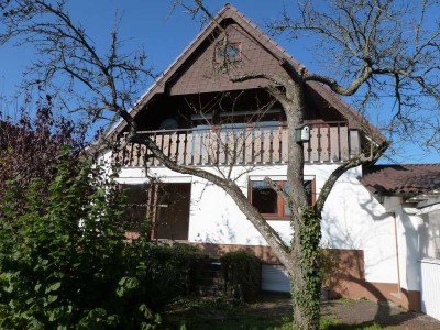 Sonniges, großes 1-2 Familienhaus mit tollem Garten