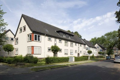 Bitte Text lesen! 2-Zimmer-Wohnung plus Büro/Kinderzimmer mit WC im DG!