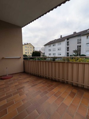 Freundliche 3-Zimmer-Wohnung mit Balkon in Bestenheid