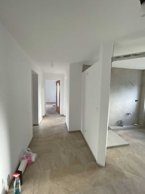 Hochwertig renovierte 3-Zimmer-Wohnung mit Balkon in Leonberg