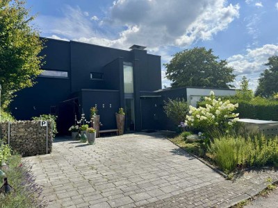 Stiepel-Dorf - Ein- bis Zweifamilienhaus + Freistehend + Modern + Individuell + Sackgassenendlage