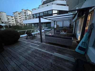 Bestlage Innenstadt Q7 mit riesiger Terrasse und moderner Küche