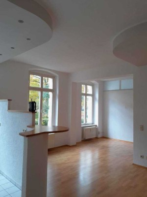 *** Gepflegte 2,5-Zimmer-Erdgeschosswohnung mit Gartenmitnutzung in ruhiger Lage von Frankenberg ***