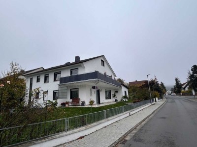 Schöne 3,5-Zimmer-Wohnung im eines großzügigen, freistehenden 2-Familienhauses im Zentrum Seeheim