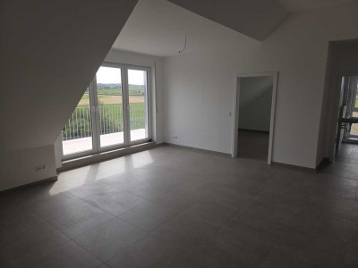 2 Zimmer Dachgeschosswohnung mit Balkon in Großostheim