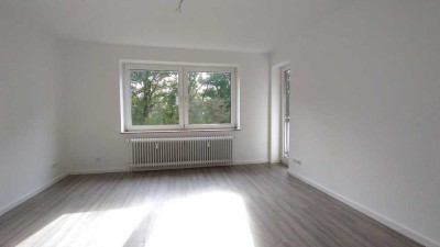 Renovierte 2 - Zimmerwohnung mit Balkon !