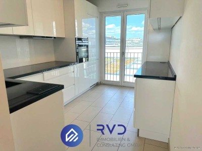 ***Reserviert*** exklusive helle 3-Zimmer Wohnung in Heerdt mit Balkon und Tiefgaragenstellplatz