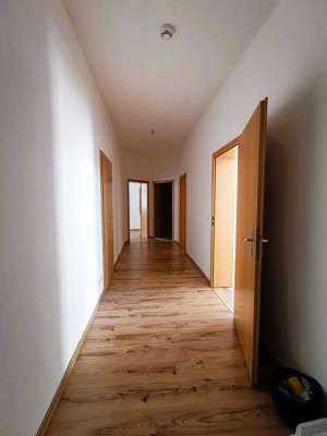 geräumige 3-Raum-Wohnung mit Balkon*2OG*innenl. Bad