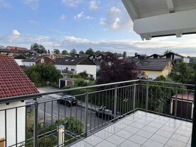 3-Zimmer Dachgeschosswohnung, Grundfläche 126 qm mit EBK und großzügigem Balkon