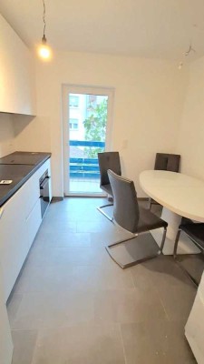 Exklusive, hochwertig möblierte 2-Zimmer-Wohnung mit Balkon