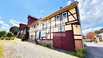 Saniertes Fachwerkhaus mit neuem Dach mit Nebengebäude + PV Anlage auf großem Grundstück