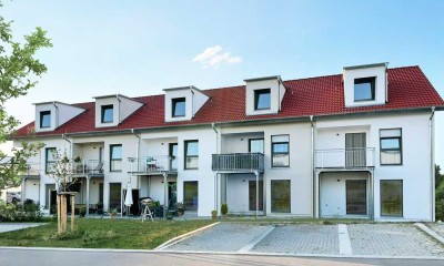 Reihenendhaus (KFW 40) mit Süd-Terrasse, privatem Garten und Carport