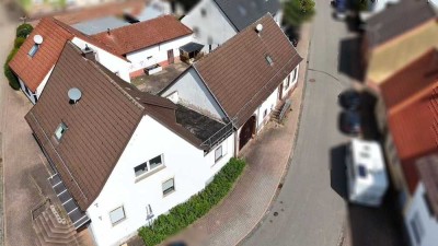 Für Macher mit Ideen – 3 Häuser auf einem Hof zum Anpacken und Gestalten