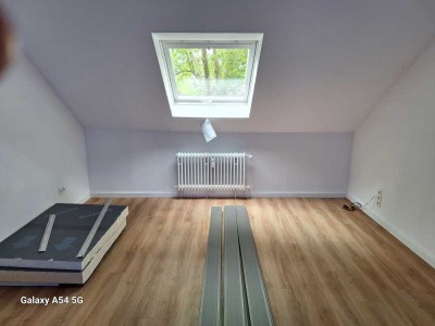 Dachgeschoss - Erstbezug n. Renovierung / max. 2 Personen