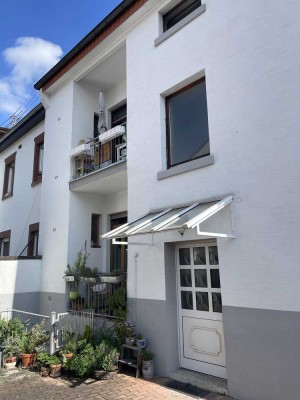 Schönes Dreifamilienhaus in zentraler und doch ruhiger Lage von Schwetzingen