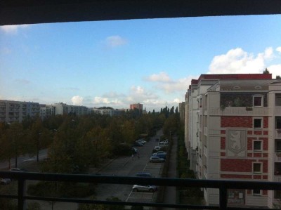 1,5 Zimmer mit großem Balkon und Fußbodenheizung