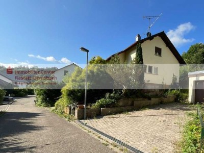 Charmantes Einfamilienhaus mit Wintergarten, ausgebautem Dachgeschoss & idylischem Garten