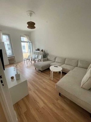Altbauperle nahe dem Kurt-Schumacher-Platz in Reinickendorf - gepflegt inkl. Balkon!