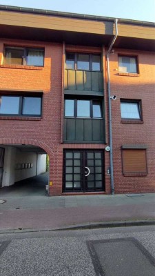 Vielseitig nutzbare 3-Zimmer-Wohnung mit Wintergarten und Terrasse in Elmshorn