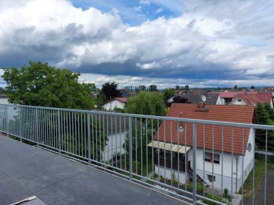 Top schicke, helle 2 ZW- im 2.OG-mit Aufzug und großer Terrasse - in Niederrodenbach!