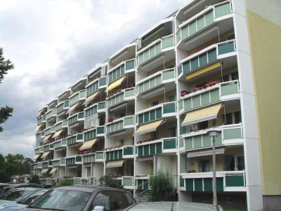 SCHNELL zugreifen !!!Schöne Familienwohnung mit grünem Innenhof !!!